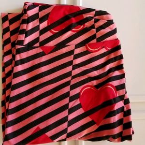 one size lularoe Valentine's leggings